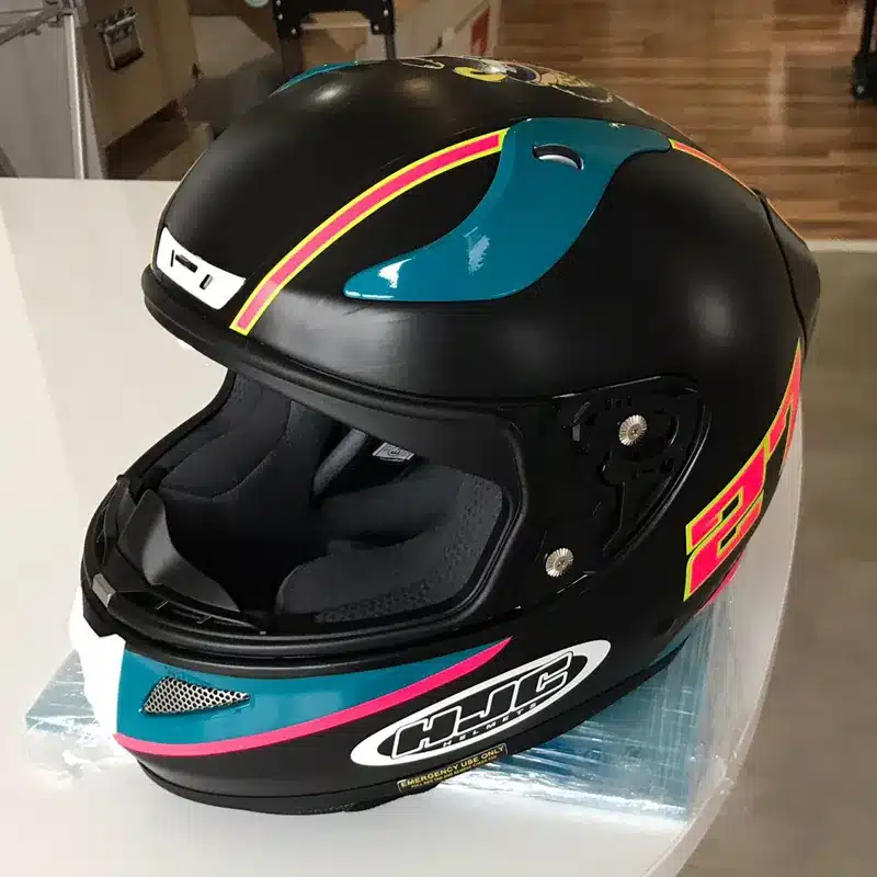 Motorradhelm neu foliert